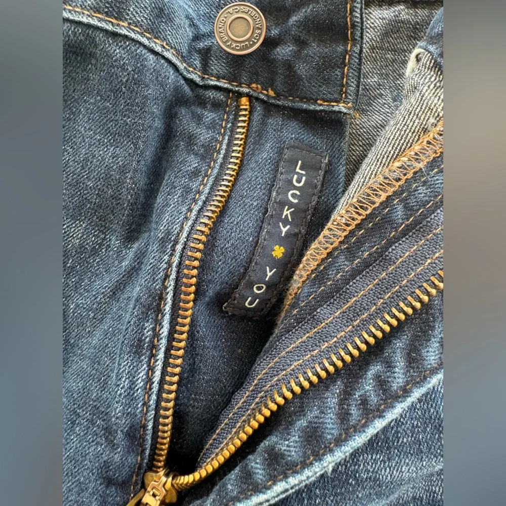 Lucky Brand Blue Straight Jeans with Vintage Distressing